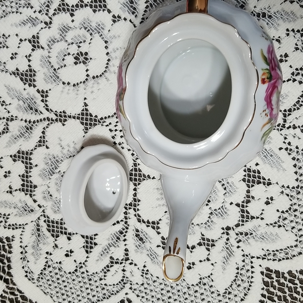 Vintage  Tea pot. - Picture 4 of 9